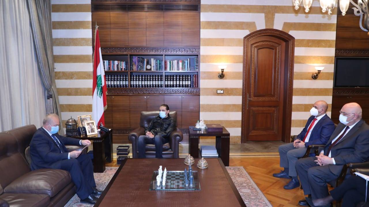 ماذا دار بين الحريري والسفير الروسي؟
