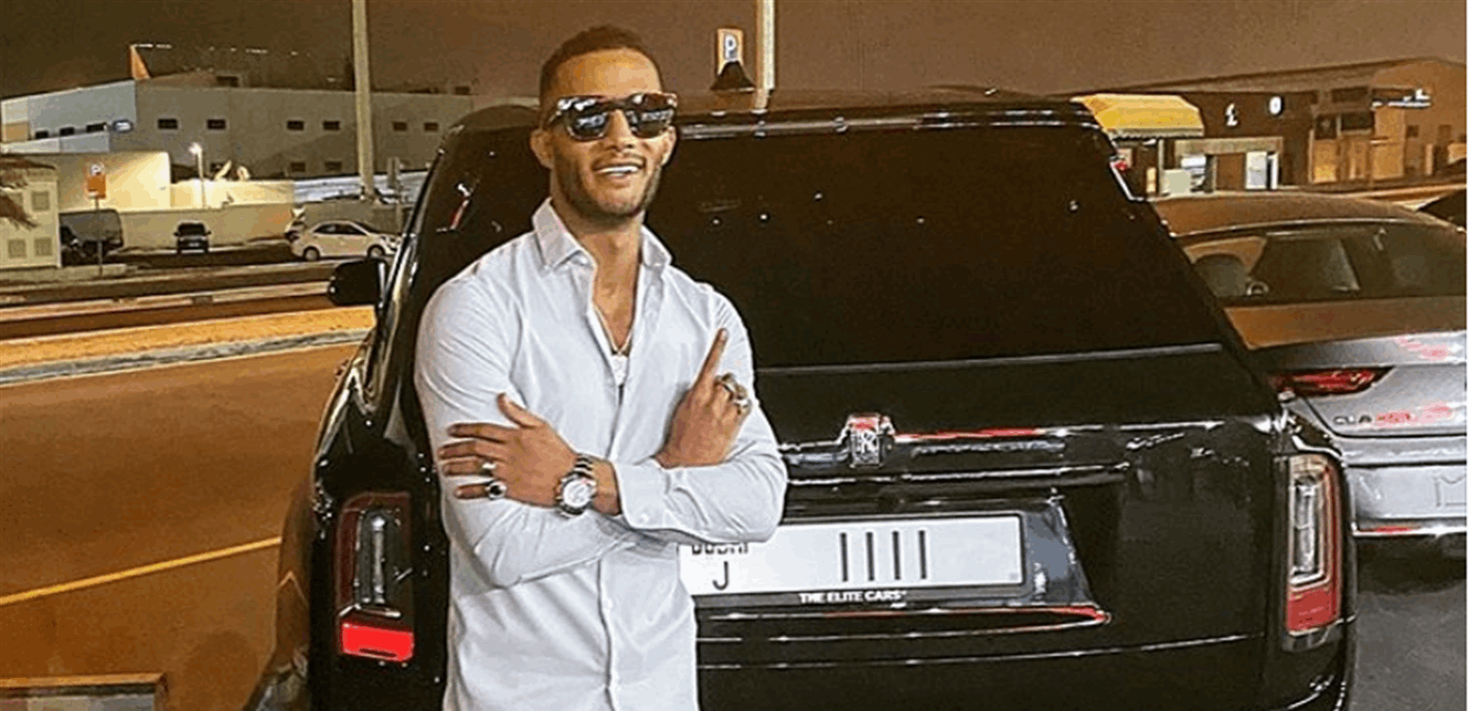بعد السيارات محمد رمضان يستعرض المال.. ويتعرض لهجوم قاسٍ