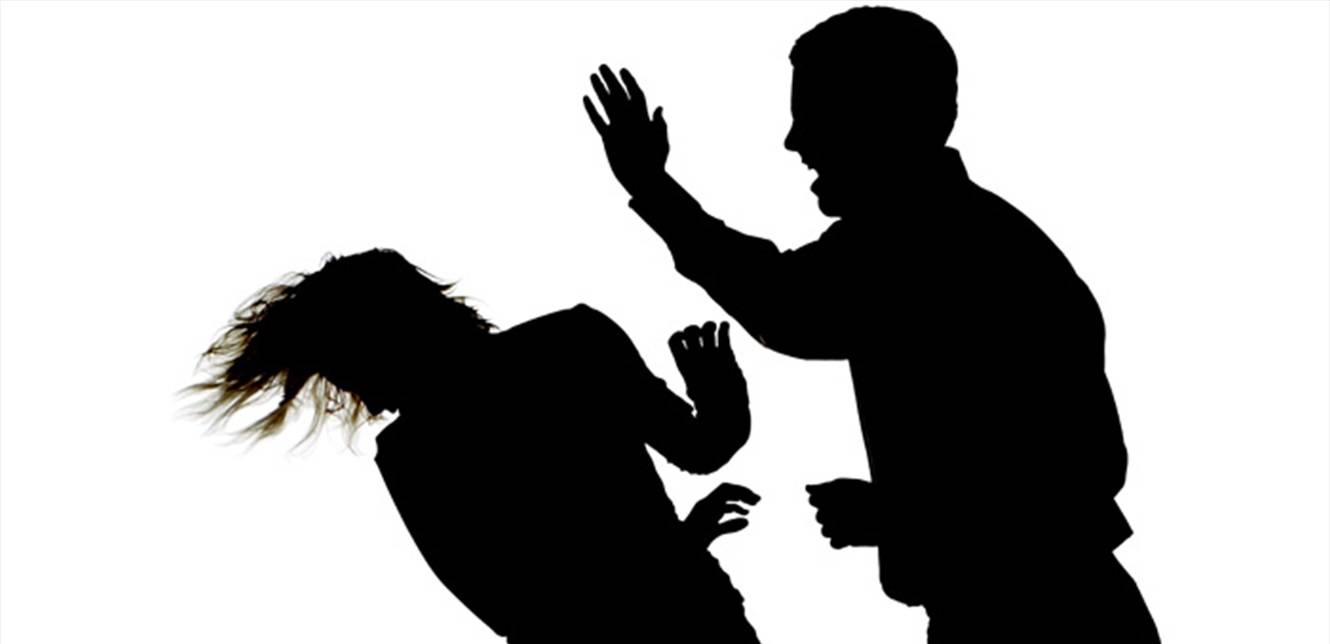ممثلة لبنانية تفجّر تصريحات جريئة عن العنف ضد المرأة.. هذا ما قالته