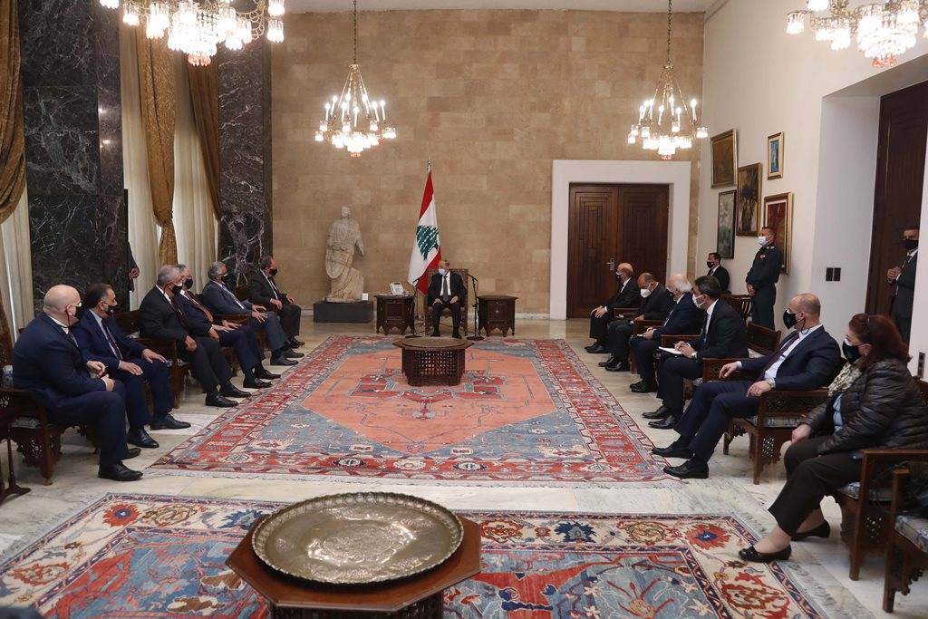 ماذا دار بين عون ورئيس الجامعة اللبنانية الثقافية في العالم؟