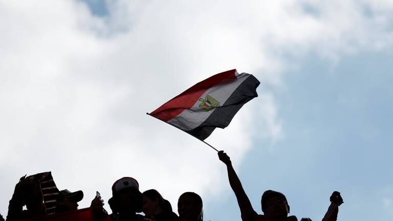 حقن طفل مصري بأغلى دواء في العالم (صور)