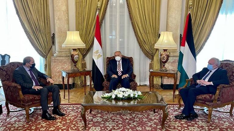 وزراء خارجية مصر والأردن وفلسطين يدعون لتفعيل الجهود من أجل إحياء عملية السلام