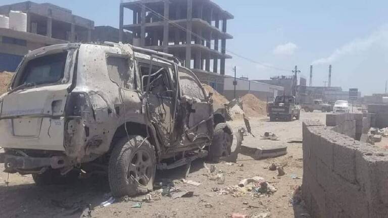 مقتل عدد من الجنود جراء استهداف قائدين عسكريين في عدن بعبوة ناسفة
