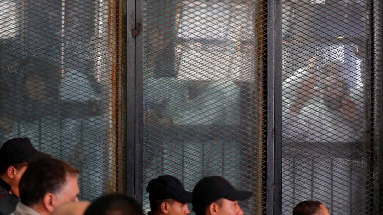 ما القرار الذي أصدرته محكمة النقض في مصر بشأن المتهمين بقتل أنور السادات؟