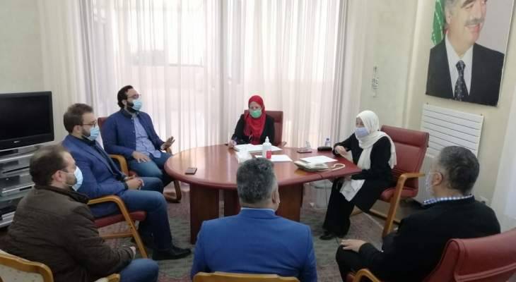 الحريري بحثت مع وفد من تجمع رجال الأعمال الاوضاع  وما يشهده لبنان