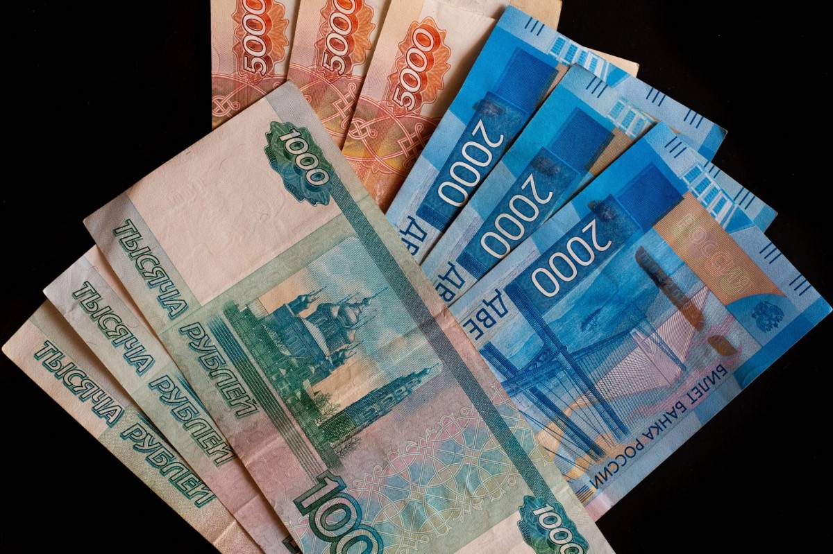 السندات الروسية تتراجع وسط توقعات بفرض عقوبات أمريكية على ديونها