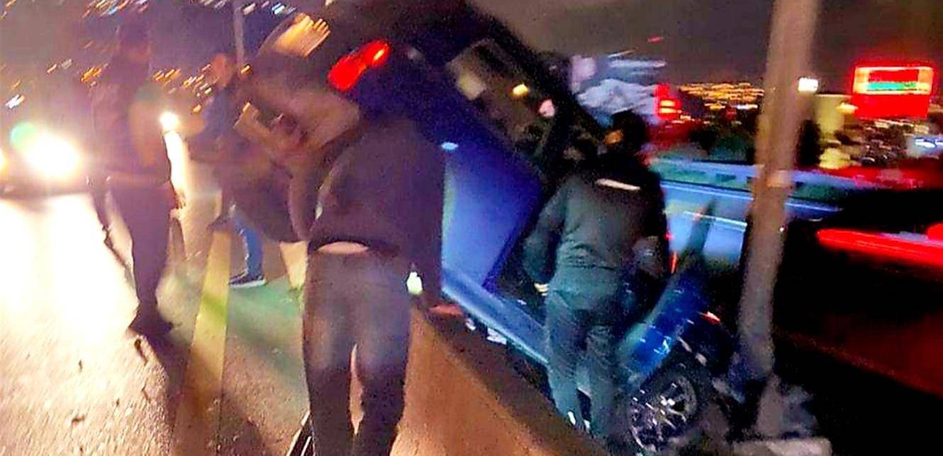 جريحان بإنحراف سيارة على المسلك الشرقي لأوتوستراد طبرجا