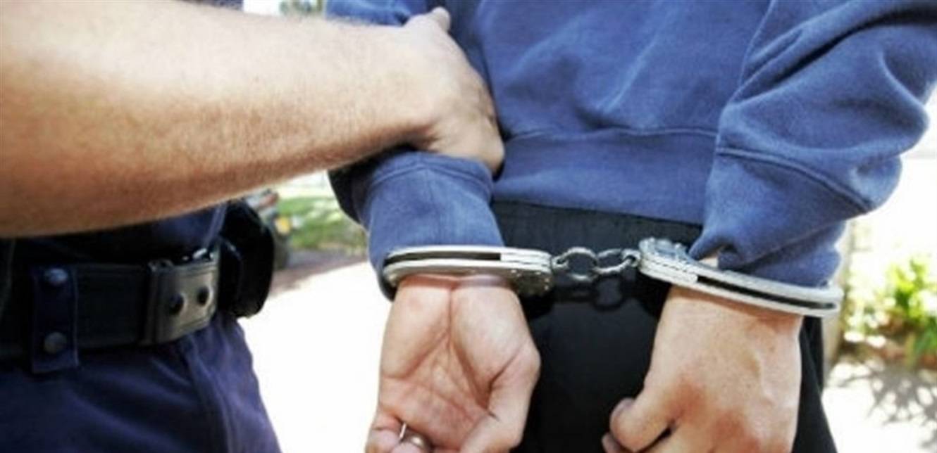كان يحاول سرقة دراجة نارية...
فكان له شبان المنطقة في المرصاد