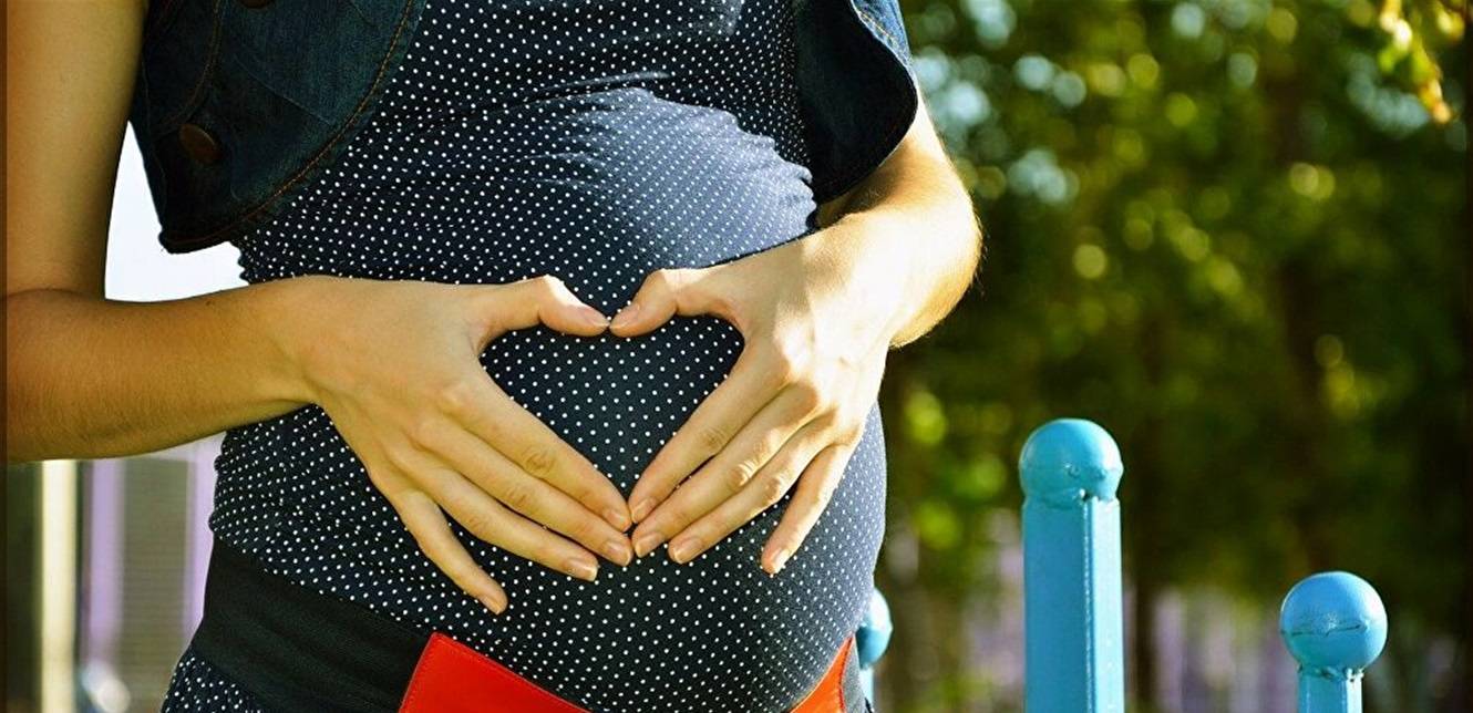 هل ينتقل "كورونا" من الأم إلى جنينها؟.. دراسة تجيب عن السؤال المقلق