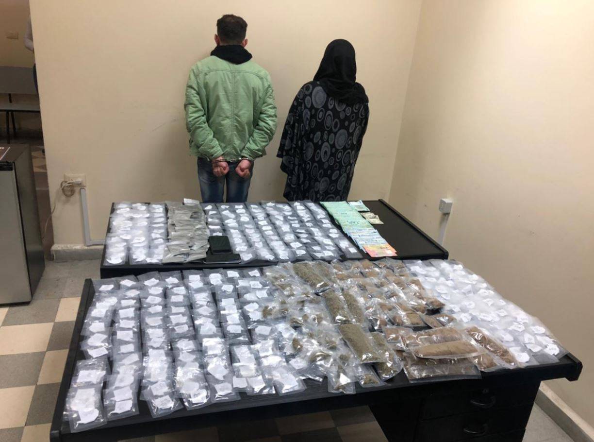 توقيف مروج مخدرات وزوجته في هذه المنطقة