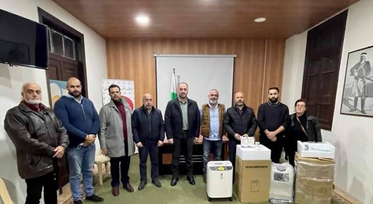 دائرتا عاليه المركزية والوسطى بالحزب الديمقراطي 
تسلمتا أجهزة تنفس ومعدات طبية للمنطقة