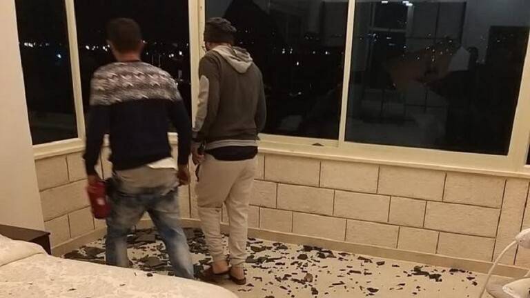 مستوطنون يهاجمون منازل الفلسطينيين جنوب نابلس