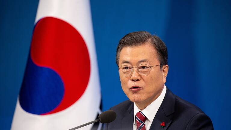 رئيس كوريا الجنوبية يتلقى لقاح كورونا استعدادا لحضور قمة G7