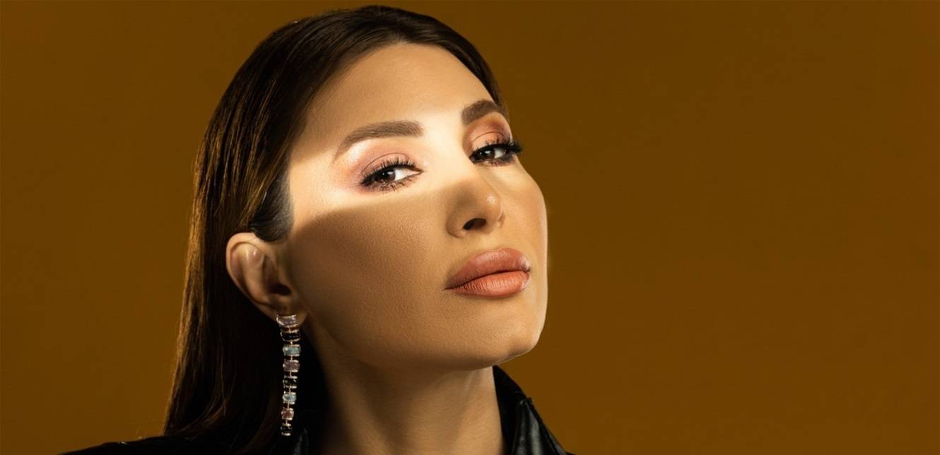 يارا تحير جمهورها وتكشف لغز هذا الفستان! (فيديو)