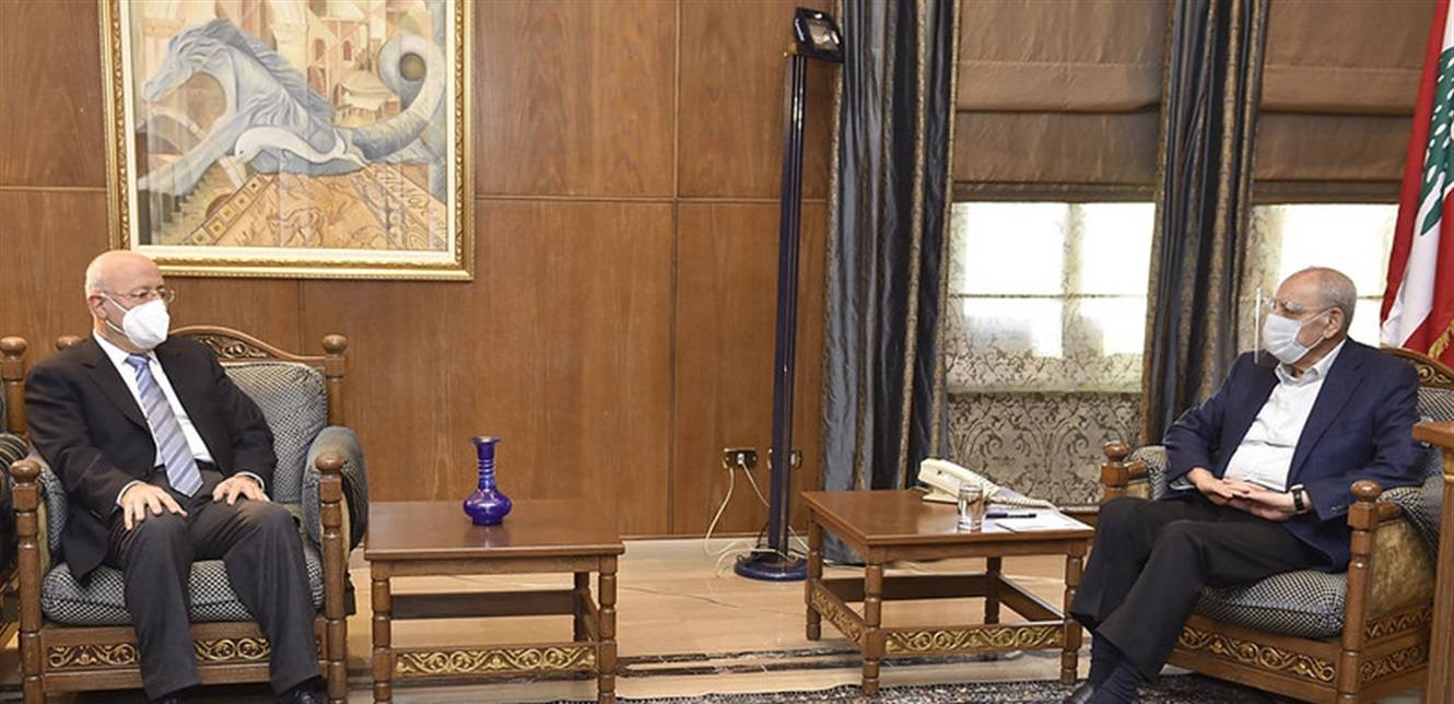 بري التقى العريضي موفدا من جنبلاط.. الحكومة ممر إلزامي لمنع انهيار هيكل الوطن