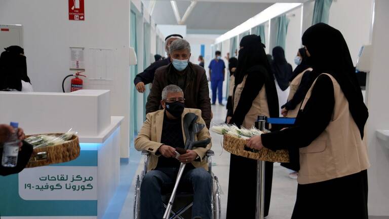 السعودية: لم نتلق أي بلاغات لحالات جلطات دموية أو تخثر بسبب لقاح كورونا