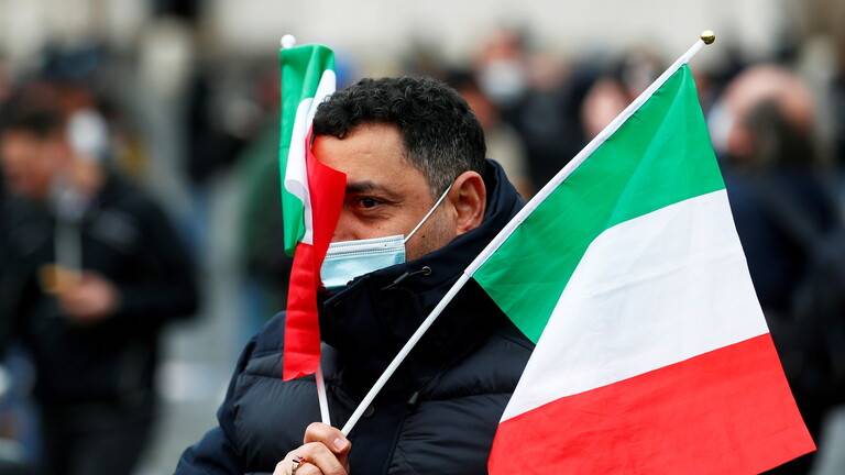 إيطاليا تنكس أعلامها في اليوم الوطني الأول لذكرى ضحايا كورونا