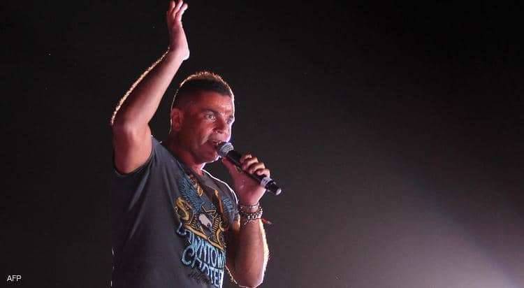 هل أصيب عمرو دياب بفيروس كورونا؟ مصادر تكشف "الحقيقة"