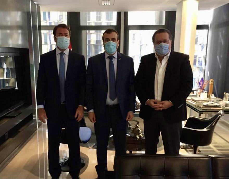 ماذا دار بين شقير وسفير الجزائر؟