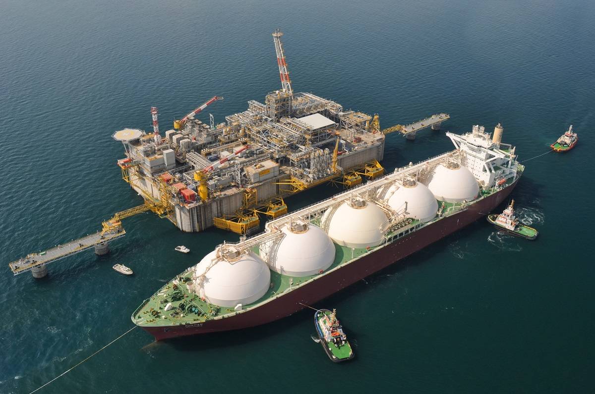 صادرات قطر من الغاز المسال تنخفض 8 % في شباط