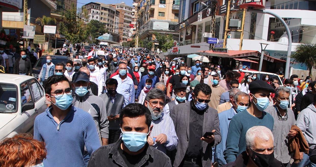 مظاهرات ومسيرات في عدد من المناطق للمطالبة باستقالة المجلس النيابي.. وإشكال أمام «الداخلية»