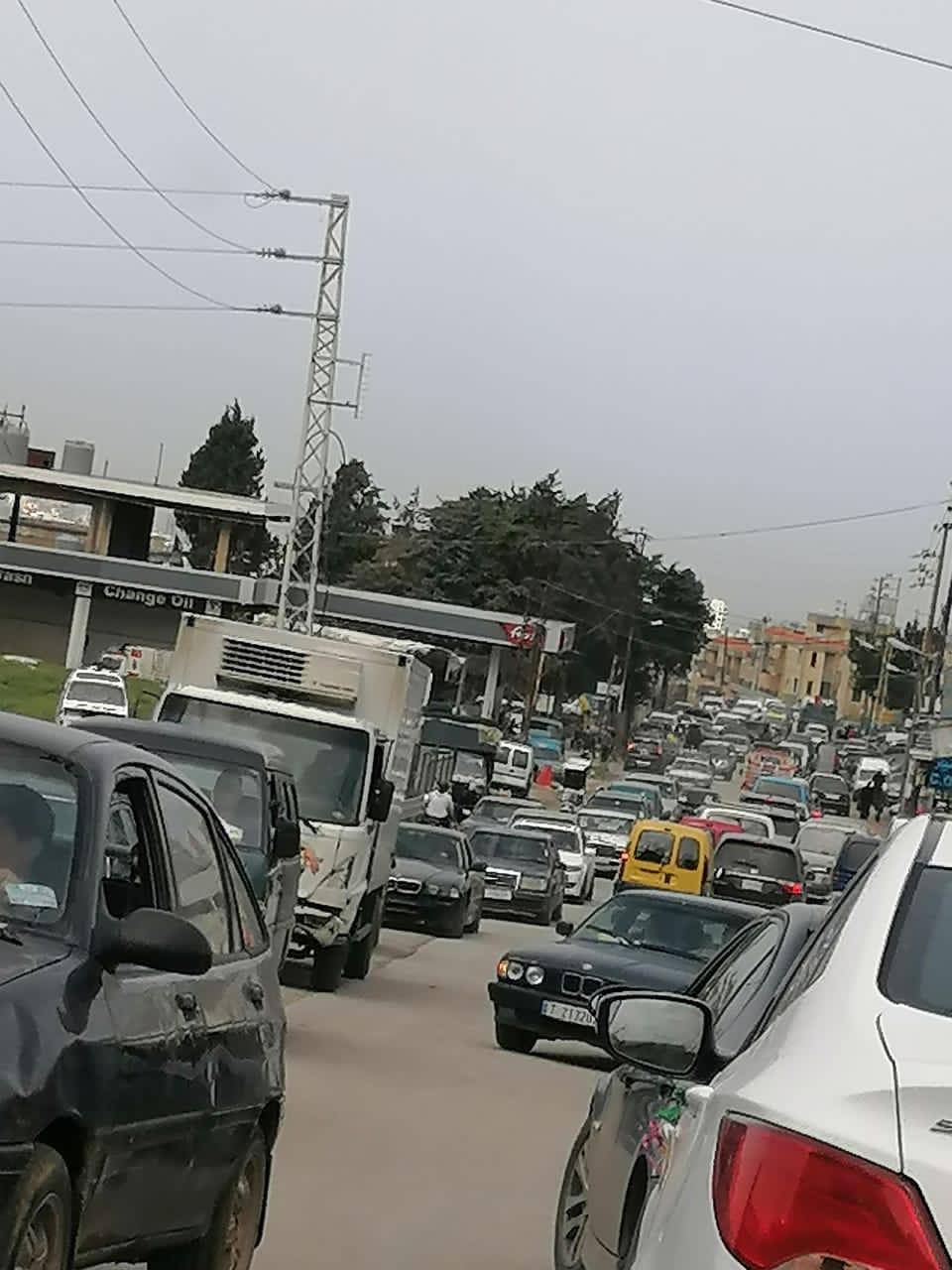 إزدحام على طريق الضنية طرابلس بسبب المعاينة الميكانيكية