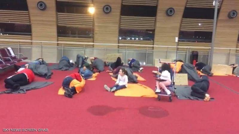 27 جزائرياً عالقون لمدة 3 أسابيع في مطار باريس