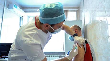 موسكو: اختبارات لقاح "سبوتنيك لايت" تجري في روسيا والإمارات وغانا