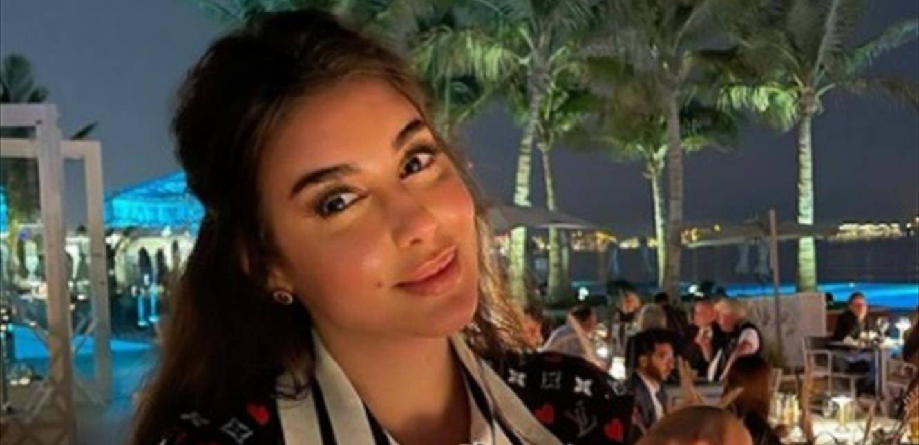 ياسمين صبري تتلقى هدية غريبة ليوم الأم... هل تسخر من المناسبة؟ (فيديو)
