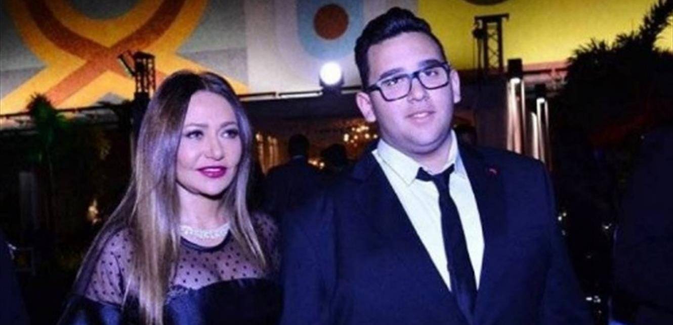 ليلى علوي مع ابنها خالد في أشهر عمره الأولى! (صورة)