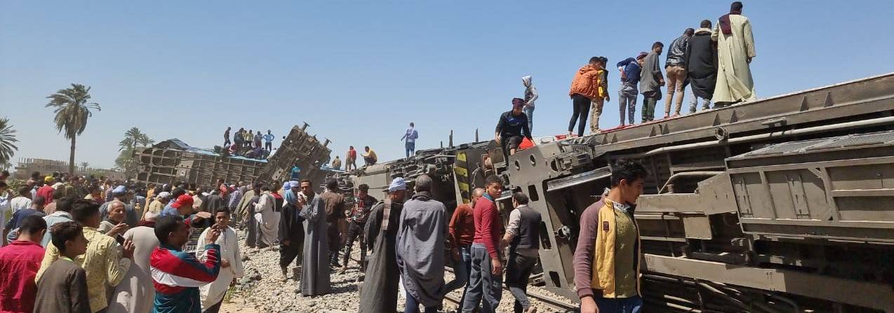 وزير النقل المصري عن الفاجعة: سائق القطار الخلفي لم يرد ولم يستجب للنداءات والإشارات