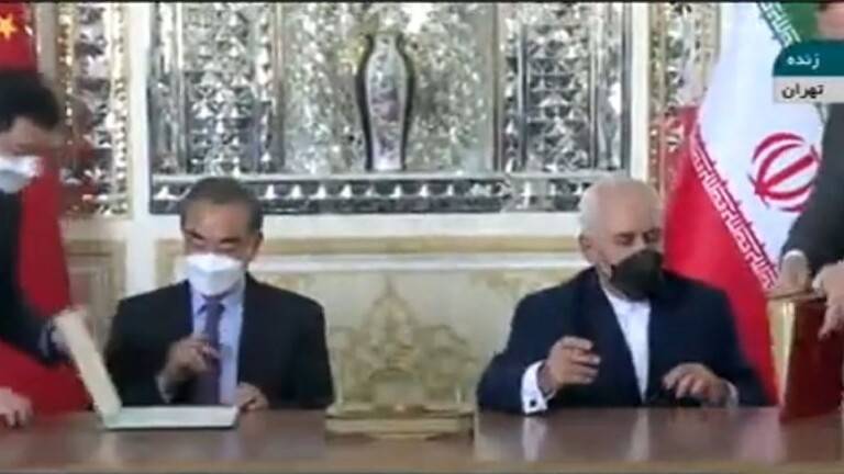 وزيرا خارجيتي إيران والصين يوقعان معاهدة التعاون الاستراتيجي المشترك بين البلدين