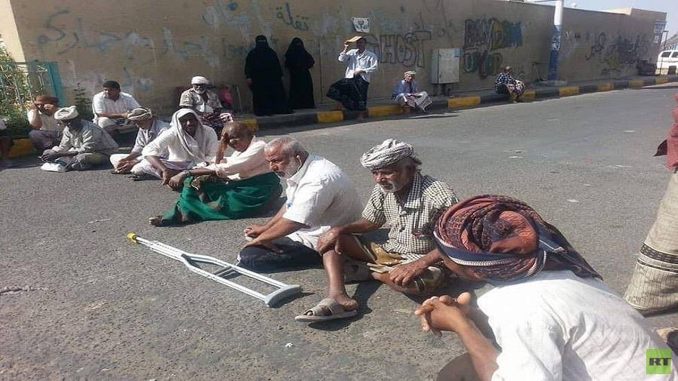 سقوط جرحى خلال مظاهرات مطالبة بتحسين الأوضاع المعيشية في اليمن