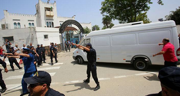 الجزائر :  الحكم على مدير الأمن الداخلي السابق بـ 16 سنة حبساً نافذاً