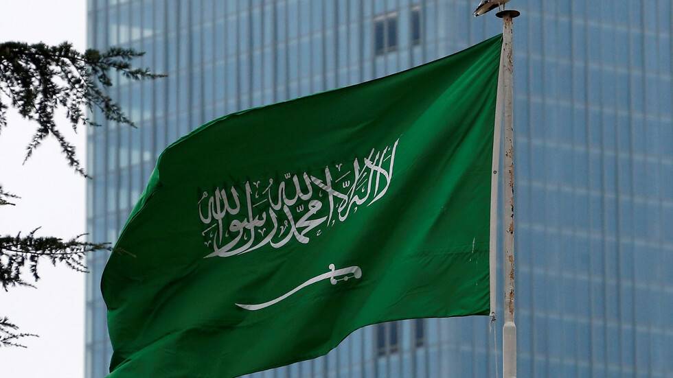 قرار سعودي بشأن إقامات المصريين العالقين في وطنهم