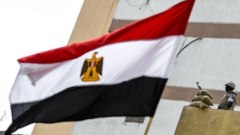 مصر.. تأجيل محاكمة المتهمين بقضية "فساد المليار دولار"