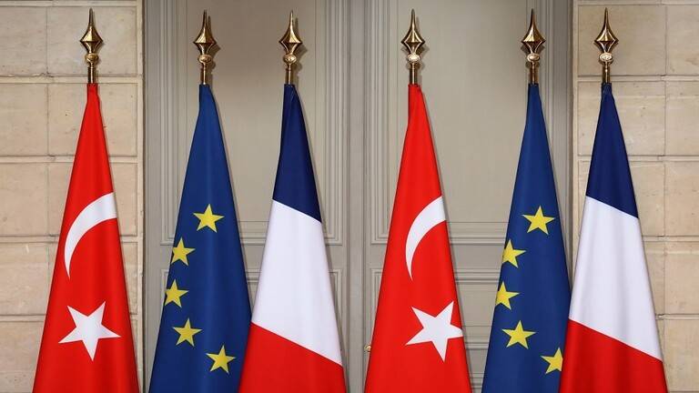 باريس: لا مكان في فرنسا لجمعية تركية ترفض توقيع ميثاق قيم الجمهورية