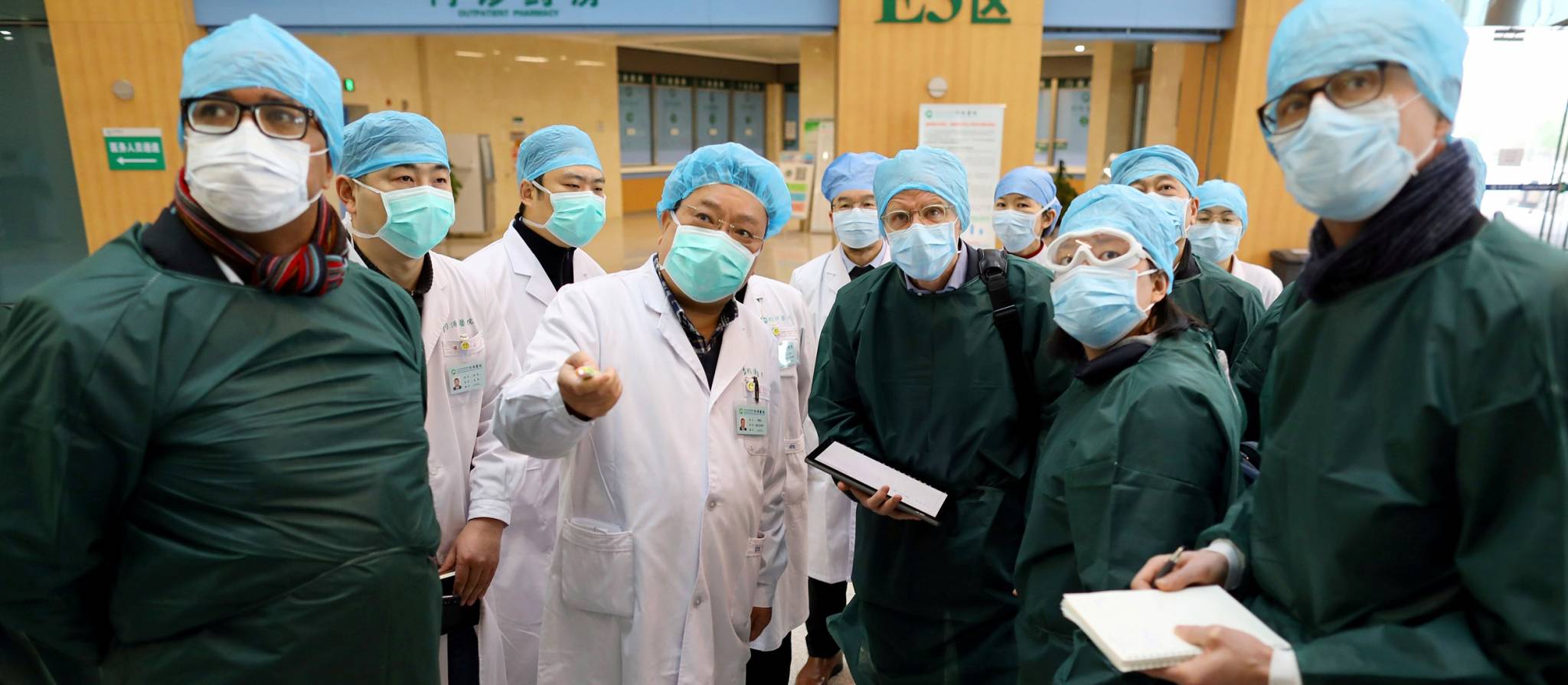 الصين تقيم عمل خبراء منظمة الصحة العالمية الذين حضروا تقريرا حول كوفيد 19
