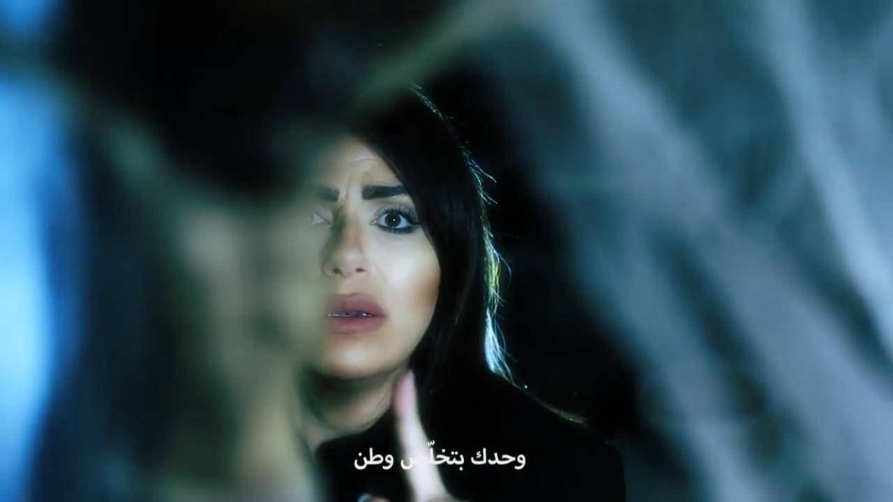بمناسبة أسبوع الآلام..سندريلا حكيّم تناجي المصلوب: "وحدك بتخلص وطن"!