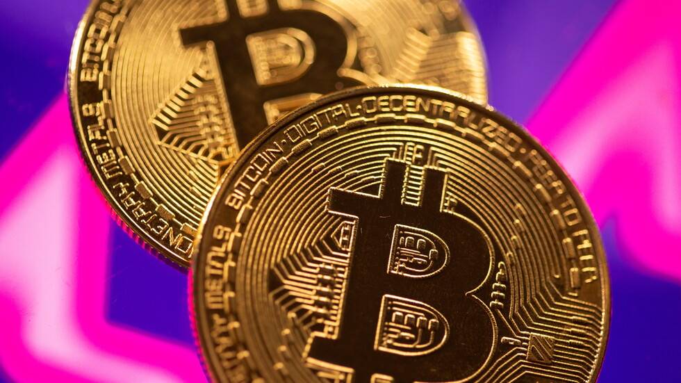 عملة "البيتكوين" تصعد مسجلة أعلى مستوى في نحو أسبوعين