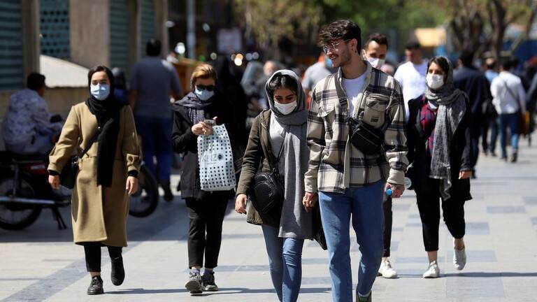 إيران تواجه إحدى أكبر موجات تفشي كورونا