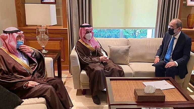 رسالة من الملك سلمان إلى ملك الأردن على خلفية الأزمة الأخيرة..ماذا تضمنّت؟