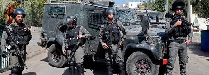 مقتل فلسطيني وإصابة زوجته برصاص الاحتلال