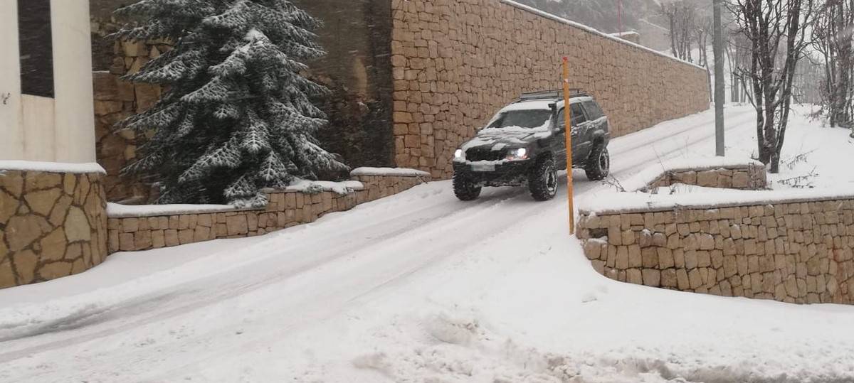 أمطار وثلوج تجتاح لبنان ... ماذا عن حال الطرقات الجبلية ؟