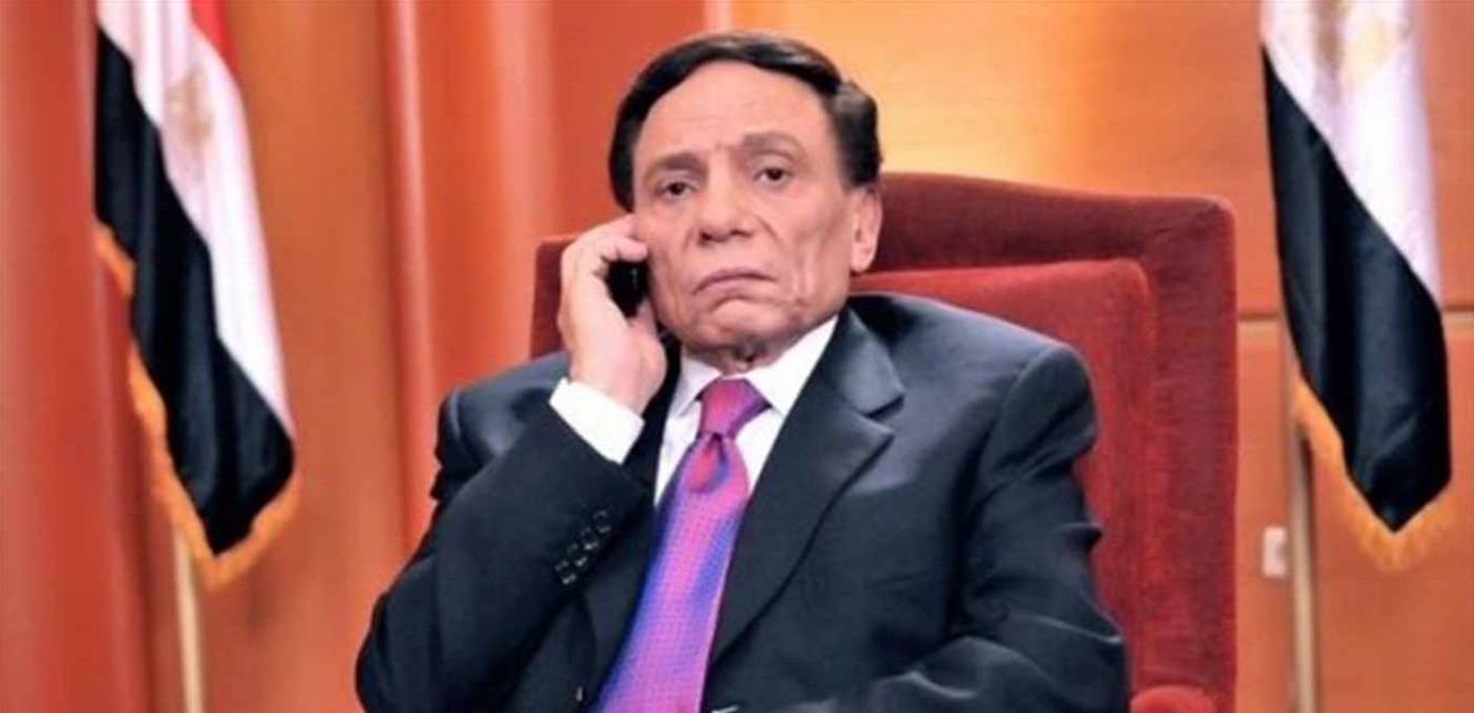 لا يغادر منزله وملتزم بالحجر الصحي.. حقيقة إصابة عادل إمام بكورونا؟