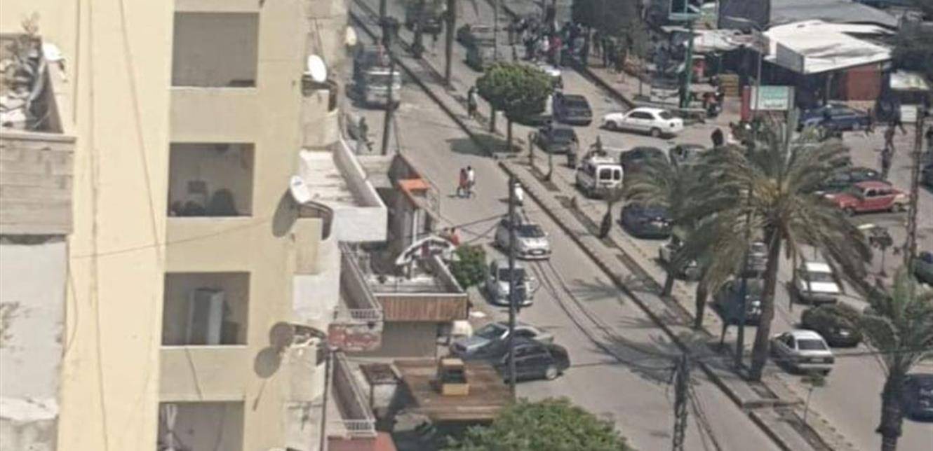 احتجاجا على مصادرة الجيش كميات من البنزين والمازوت تباع بشكل غير قانوني.. هذا ما حصل في عكار!
