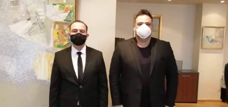 سام سعد يقوم بهذه المبادرة من أجل الفنانين المحتاجين.. والنقابة تشكره