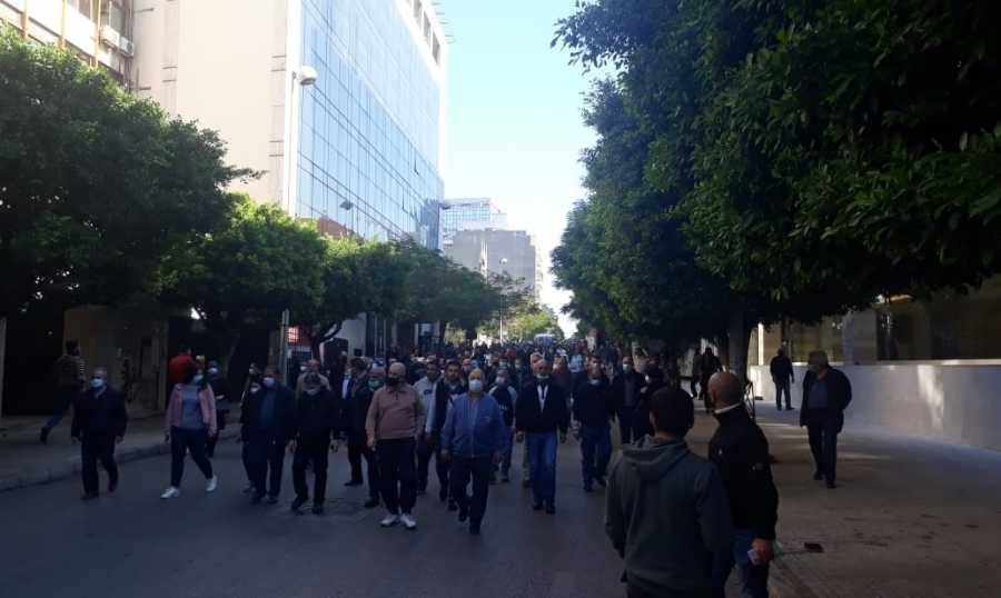 أهالي الطلاب في الخارج: مستمرون بالضغط لتنفيذ القانون