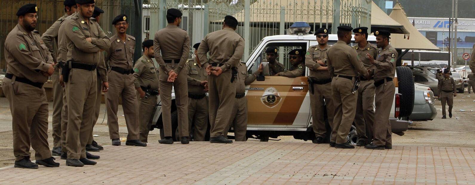 الشرطة السعودية تعتقل 10 أشخاص مارسوا النصب على الشركات