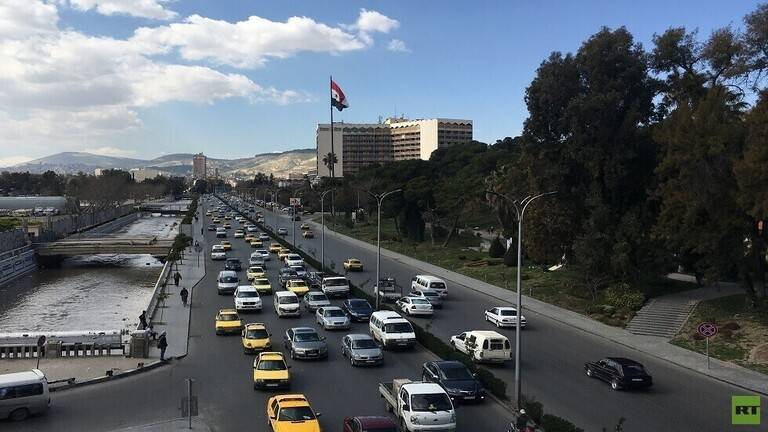 في ظل أزمة المواصلات.. "التجارة السورية" تعلق على أنباء "ترخيص لشركة تنقل الركاب باستخدام الدواب"